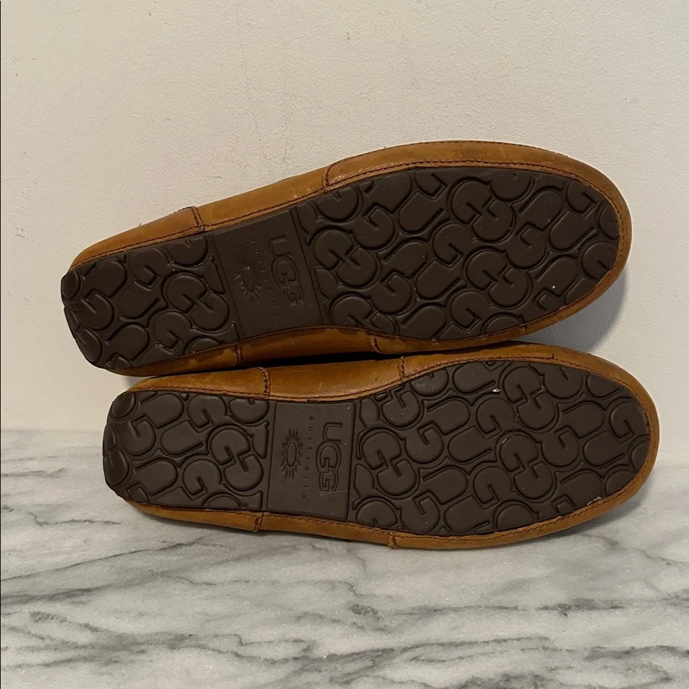 UGG Men's leather moccasin loafers brown leather fur lined men’s sz 12